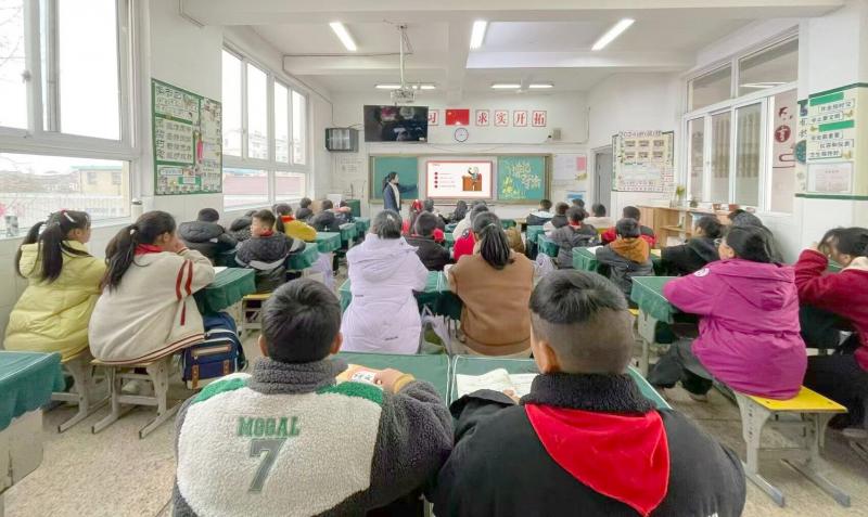 四4班 法治教育晨会课.jpg