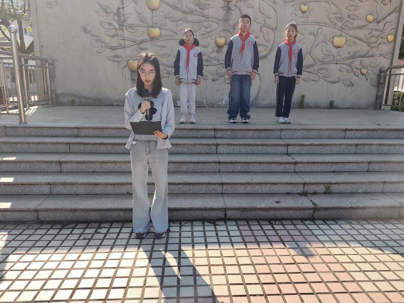 国旗下讲话1.jpg